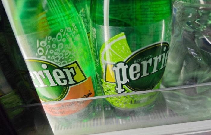 Contaminación bacteriana inaceptable, riesgo virológico… Está previsto cerrar la producción de agua de Perrier