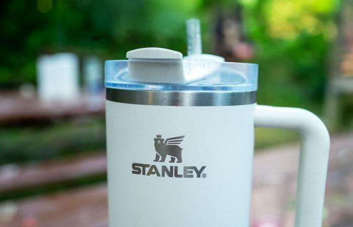 Aviso de quema: Millones de tazas de viaje populares de Stanley retiradas del mercado por peligros potenciales