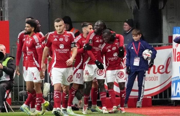 Brest y Rennes se relanzan, Estrasburgo se tranquiliza