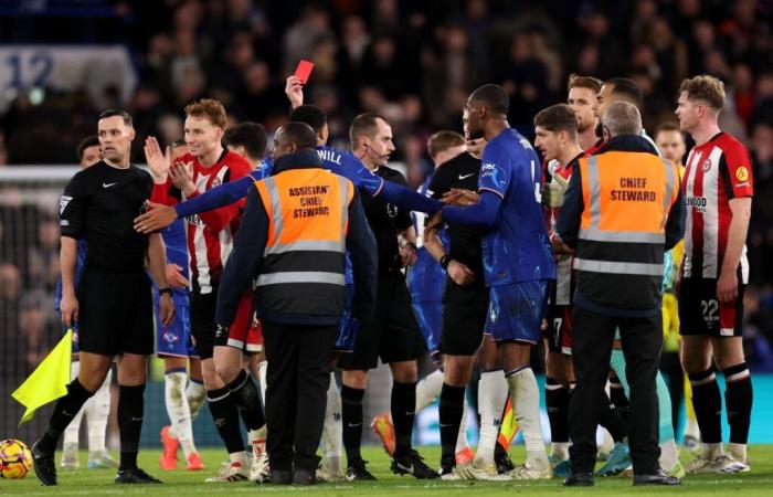 Lo que estaban haciendo Cole Palmer y Jadon Sancho cuando Marc Cucurella fue expulsado después del Chelsea vs Brentford