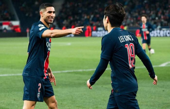 Achraf Hakimi en un jet privado con su familia en Marrakech