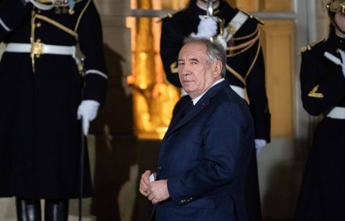 El primer ministro François Bayrou pretende conservar su mandato como alcalde de Pau