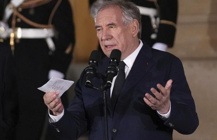 François Bayrou recibe a representantes de los principales partidos políticos