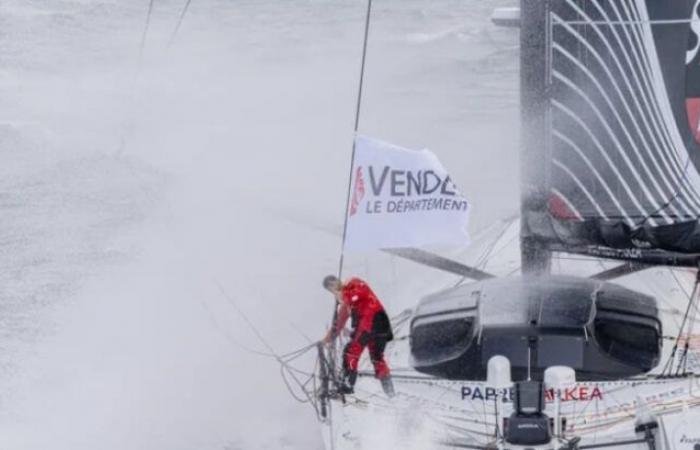 Vendée Globe: Richomme en lo retro de Dalin