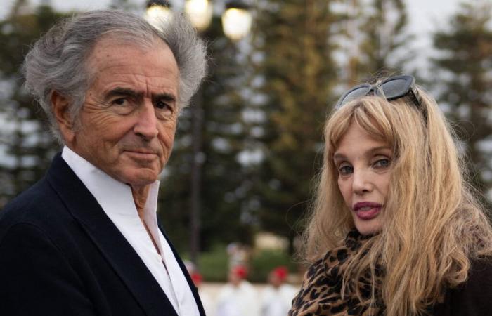 Arielle Dombasle revela su ritual de amor con Bernard-Henri Lévy: “Por la noche nos amamos…”