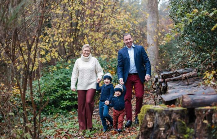 La pareja de herederos gran ducal comparte nuevas fotos familiares a medida que se acercan las vacaciones