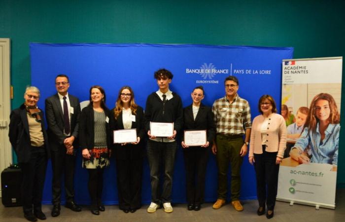 Dos estudiantes de un mismo instituto de Vendée ganaron el Premio a la Excelencia Económica