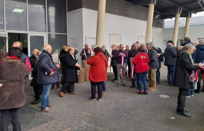 Fin de la recogida de residuos puerta a puerta en Alta Gironda: un centenar de opositores se invitan al Smicval