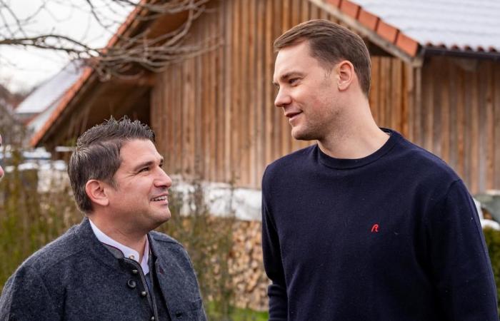 Así transcurrió la visita a la peña de Manuel Neuer