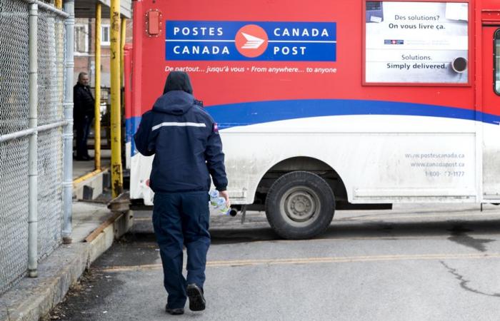 Canada Post reanuda gradualmente sus actividades, después de un mes de huelga