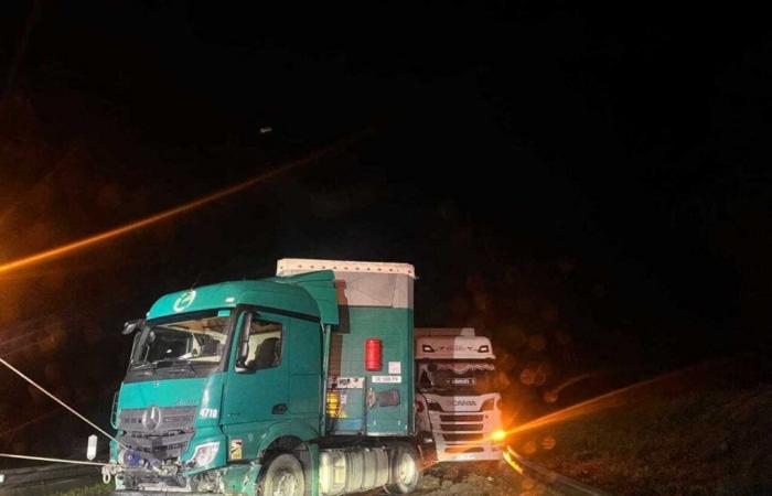 Un accidente de camión paraliza el tráfico en la ex-RN4