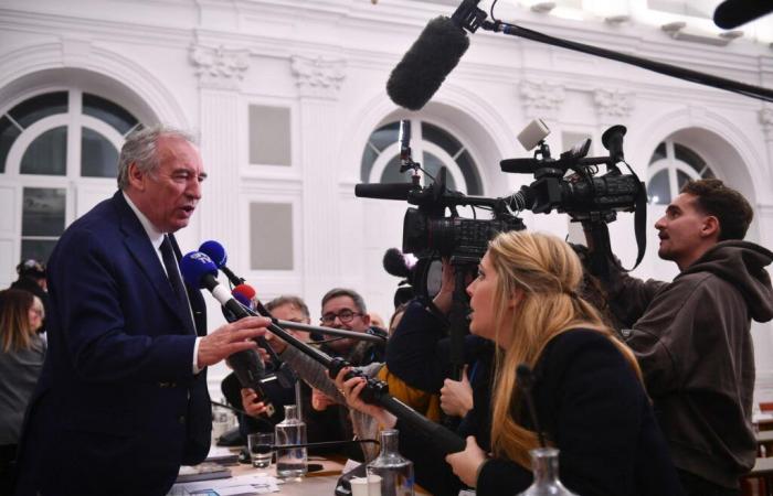 François Bayrou afirma su independencia antes de anunciar su gobierno