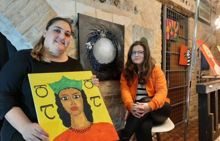 Cuadros hechos con maquillaje y pinturas para tocar en Dieppe