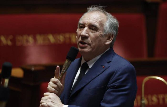 François Bayrou constituye su equipo, en un contexto de polémicas por su ausencia en Mayotte