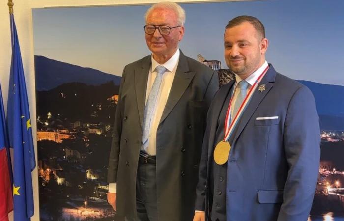 Bastien Debono, residente de Sisteron, elegido mejor sumiller de Francia en 2024