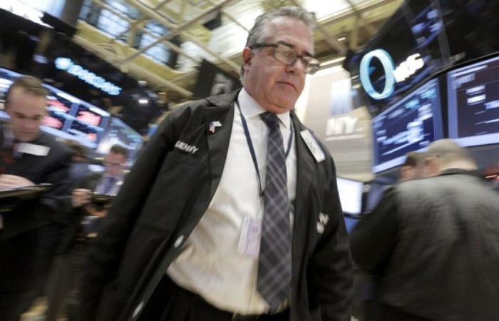 Wall Street abre a la baja después de las ventas minoristas y antes de la Fed – 17/12/2024 a las 15:46