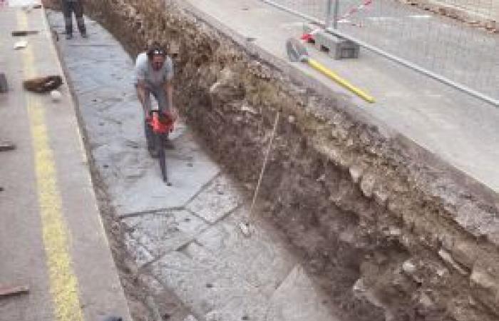 Una calle empedrada romana descubierta en Vaison-la-Romaine