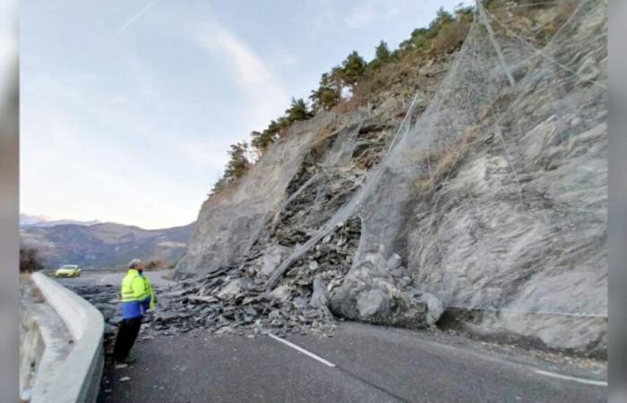 El corte de la RD900 debido a un deslizamiento de tierra en Ubaye-Serre-Ponçon