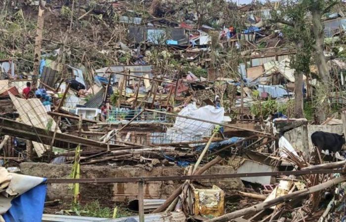 En Mayotte, devastada por un ciclón, la solidaridad se organiza ante la tragedia