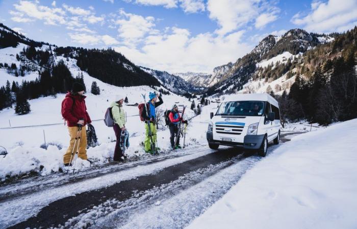 Noticias – Val-de-Travers – En autobús de nieve a las estaciones nórdicas de Val-de-Travers