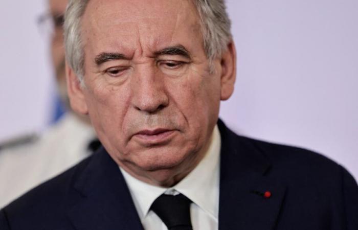 Bayrou continúa sus consultas y responderá a las preguntas de los diputados