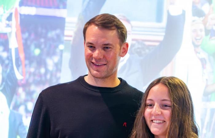 Así transcurrió la visita a la peña de Manuel Neuer