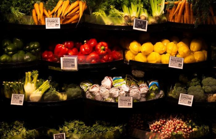 Residuos de pesticidas peligrosos en frutas y verduras en Francia, según una ONG