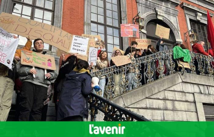 “43 posibles pérdidas de empleo”: los profesores de la ciudad de Lieja exigen un cambio en el decreto de la ministra Valérie Glatigny