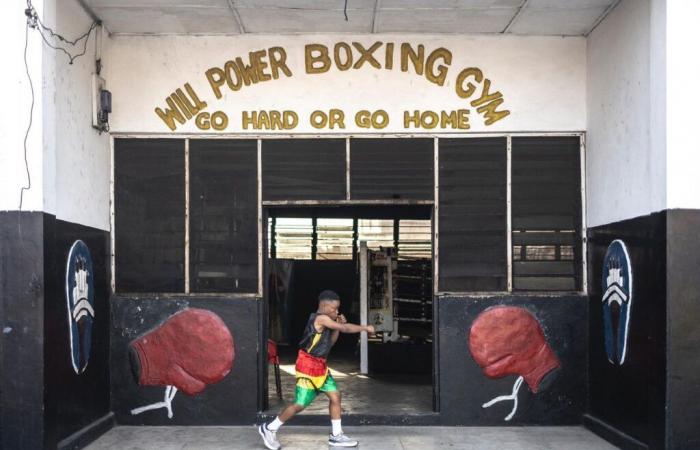 En Ghana, los futuros campeones de boxeo se entrenan en los callejones de Jamestown