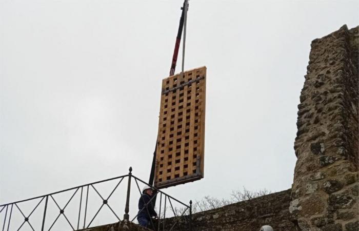 Después de Notre-Dame de París, los talleres Perrault entregan el portal del castillo