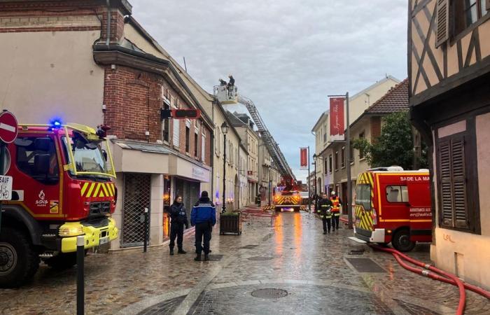 Un violento incendio en Aÿ, cerca de una casa de champán, 20 personas evacuadas