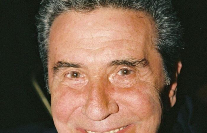 Gilbert Bécaud: su residencia de 800 m2 en un pueblo de 770 habitantes, un lugar fuera del mundo