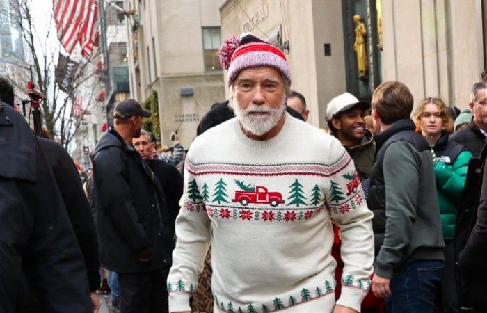 El actor de primer nivel luce totalmente irreconocible con barba blanca y suéter navideño en Nueva York. ¿Puedes adivinar quién es?