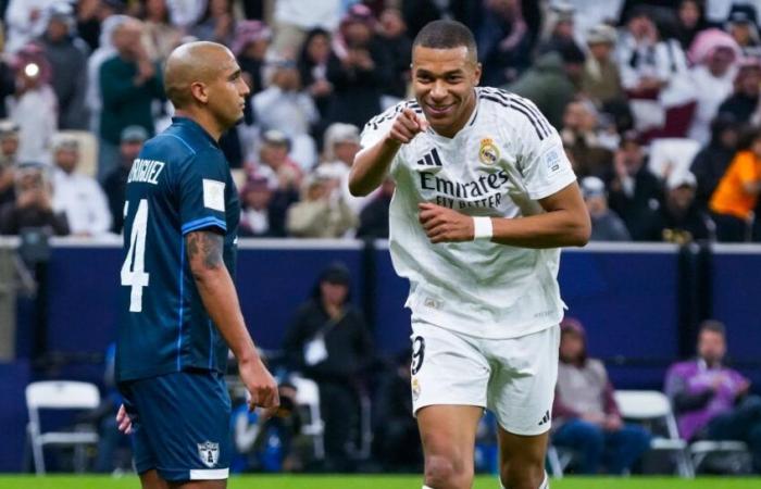 Kylian Mbappé goleador y pasador para su regreso de una lesión