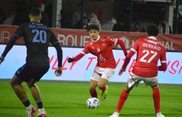 Fútbol: antes del Lille, el FC Rouen tiene el viento en la copa