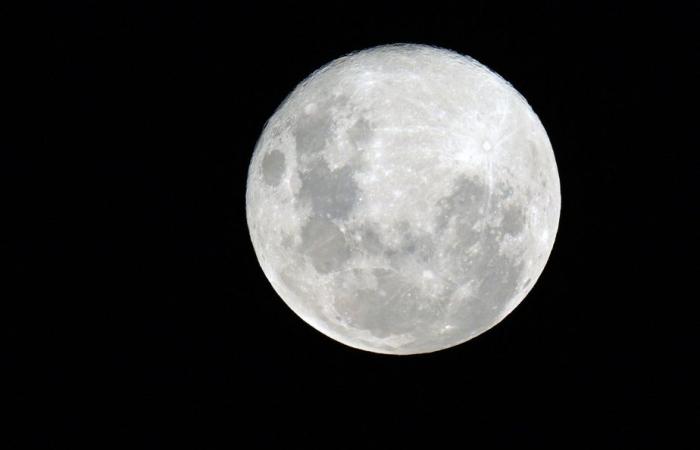 Estudio sobre el nacimiento del satélite de la Tierra | La Luna está envejeciendo un poco