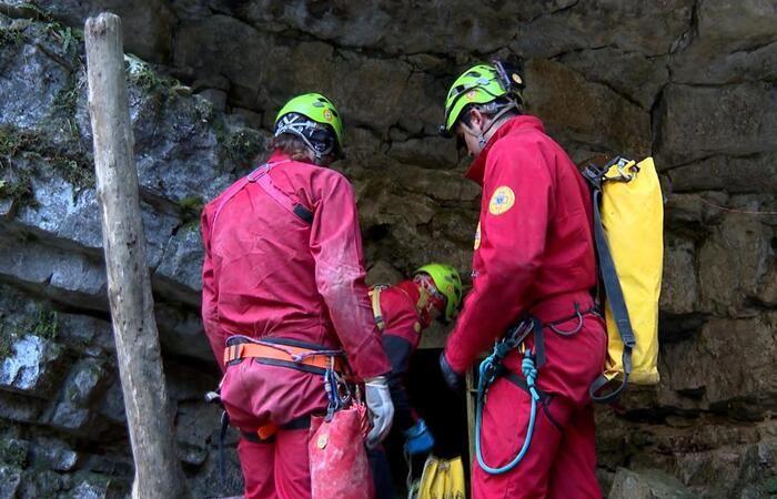 Espeleóloga atrapada, los rescatistas están en el último tramo para sacarla – Noticias