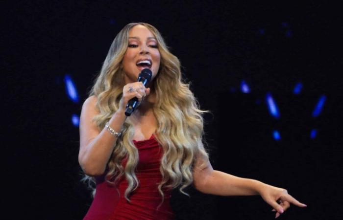 Rihanna insoportable en concierto de Mariah Carey: termina mostrando el pecho