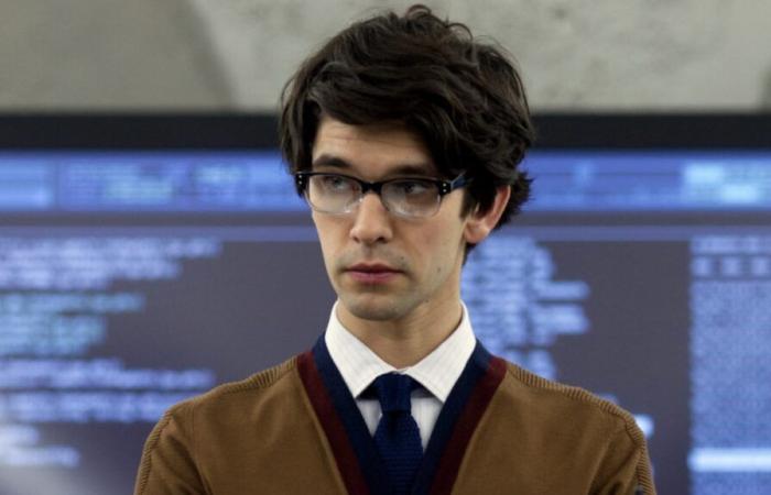 Palomas Negras en Netflix: ¿te suena el actor Ben Whishaw? es normal