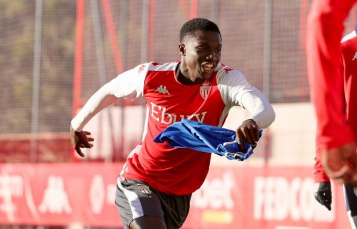 Lamine Camara del AS Monaco conserva su prestigioso premio