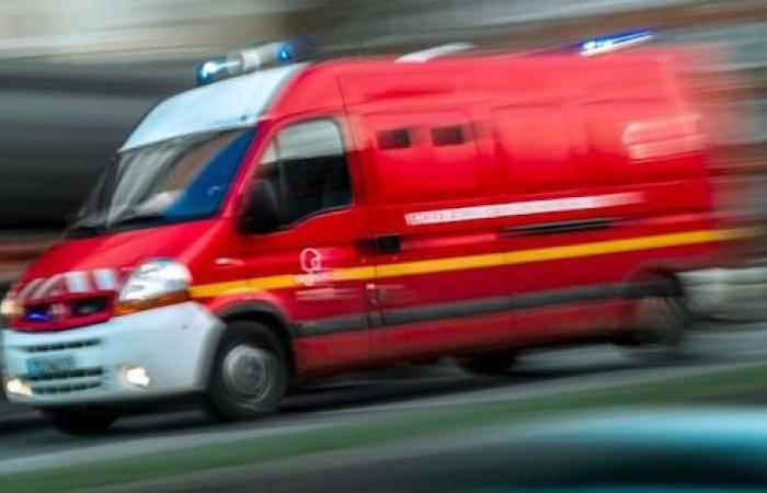 BOMBEROS Les Sables-d’Olonne La Chaume Vendée. Una víctima descubierta en la playa frente al muelle rompeolas