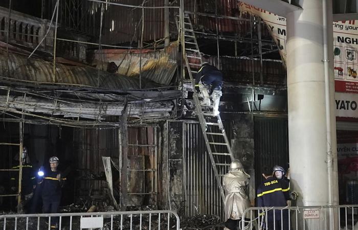 Once muertos en el incendio de un bar de karaoke en Hanoi