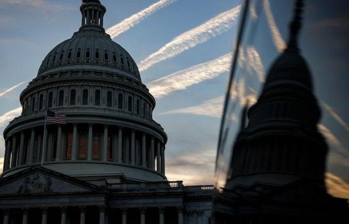 Trump se opone a acuerdo para evitar inminente cierre presupuestario