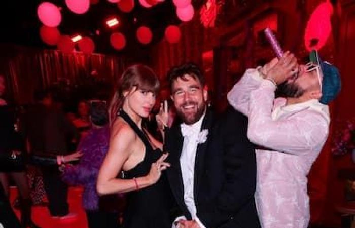 ¡Vea la fiesta de Taylor Swift con Travis Kelce y Brittany Mahomes en una fiesta temática de “Eras”!