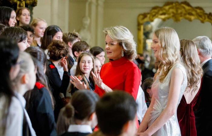 La princesa Isabel de terciopelo y la princesa Éléonore de plata acompañarán al rey Felipe y a la reina Matilde al concierto de Navidad