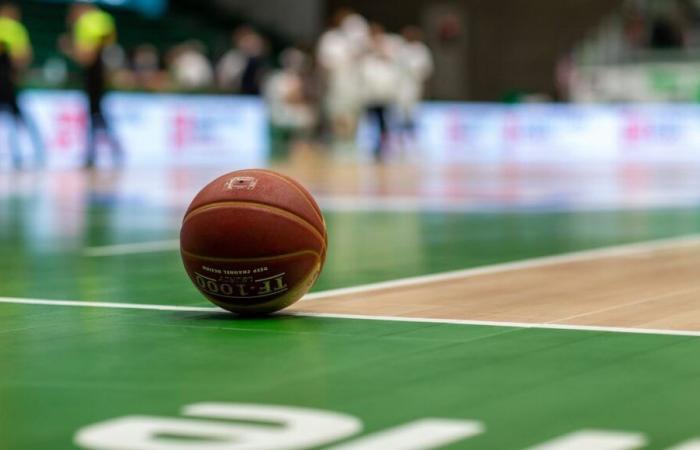 Baloncesto: el partido del Nanterre contra un club israelí interrumpido tras la irrupción de un espectador propalestino