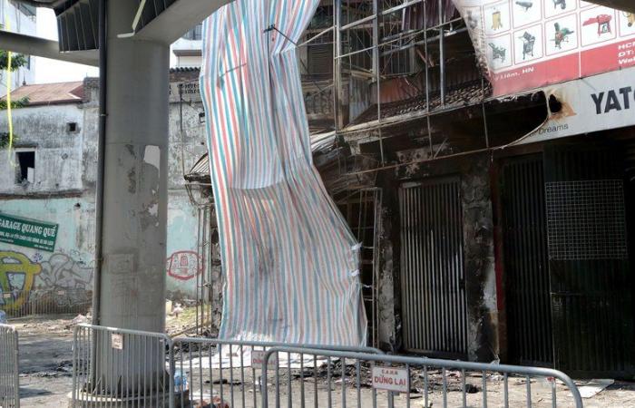 Un hombre con un cubo entró en el perímetro poco antes de que comenzara el incendio: al menos 11 muertos en el incendio de un bar karaoke en Hanoi