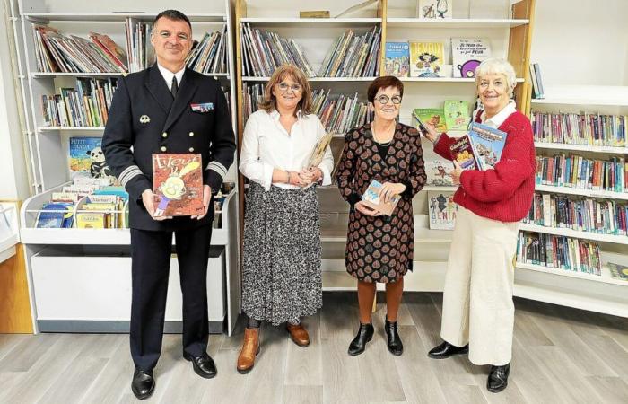 Los bomberos de Brest donan 120 libros a la biblioteca del hospital Morvan