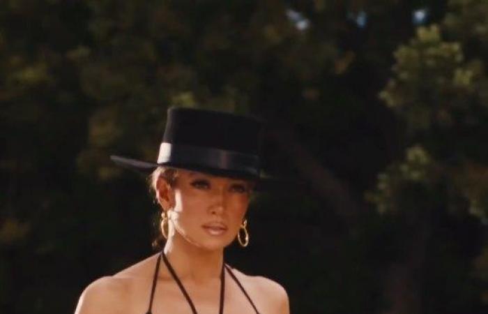 Fotos de bikini de venganza ‘liberadas’ de Cindy Crawford y J-Lo: las celebridades que tienen más confianza en su cuerpo que nunca a sus 50 años