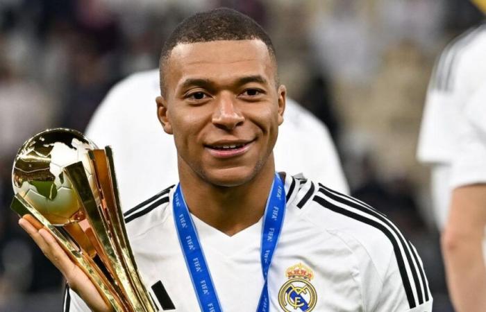 La prensa española da un giro a su chaqueta con Kylian Mbappé